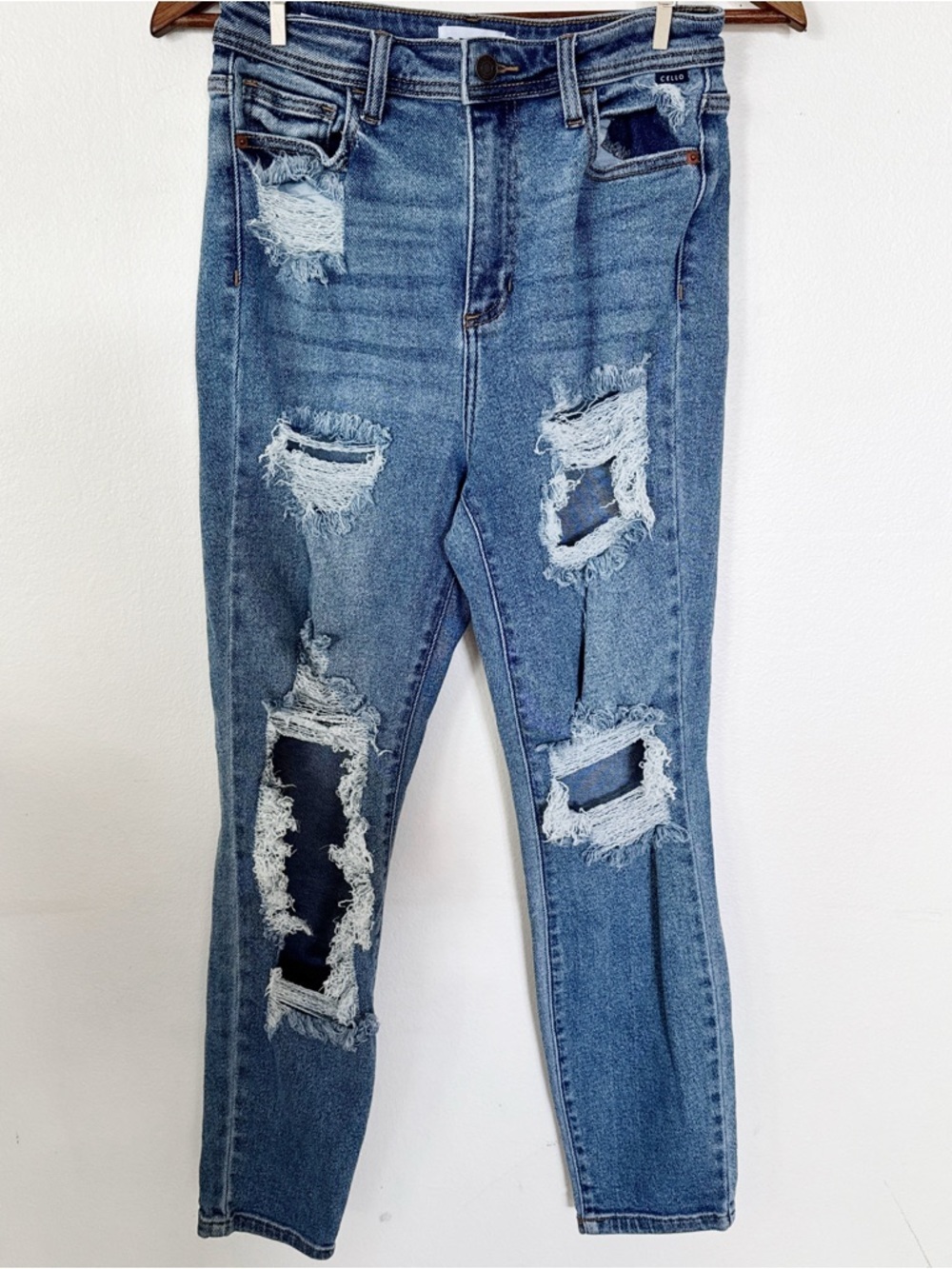 Cello Distressed Skinny Jeans in Blue Wash size 7